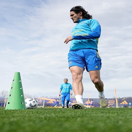 cavani entrenando