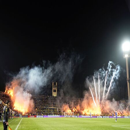 fuegos artificiales en la tribuna